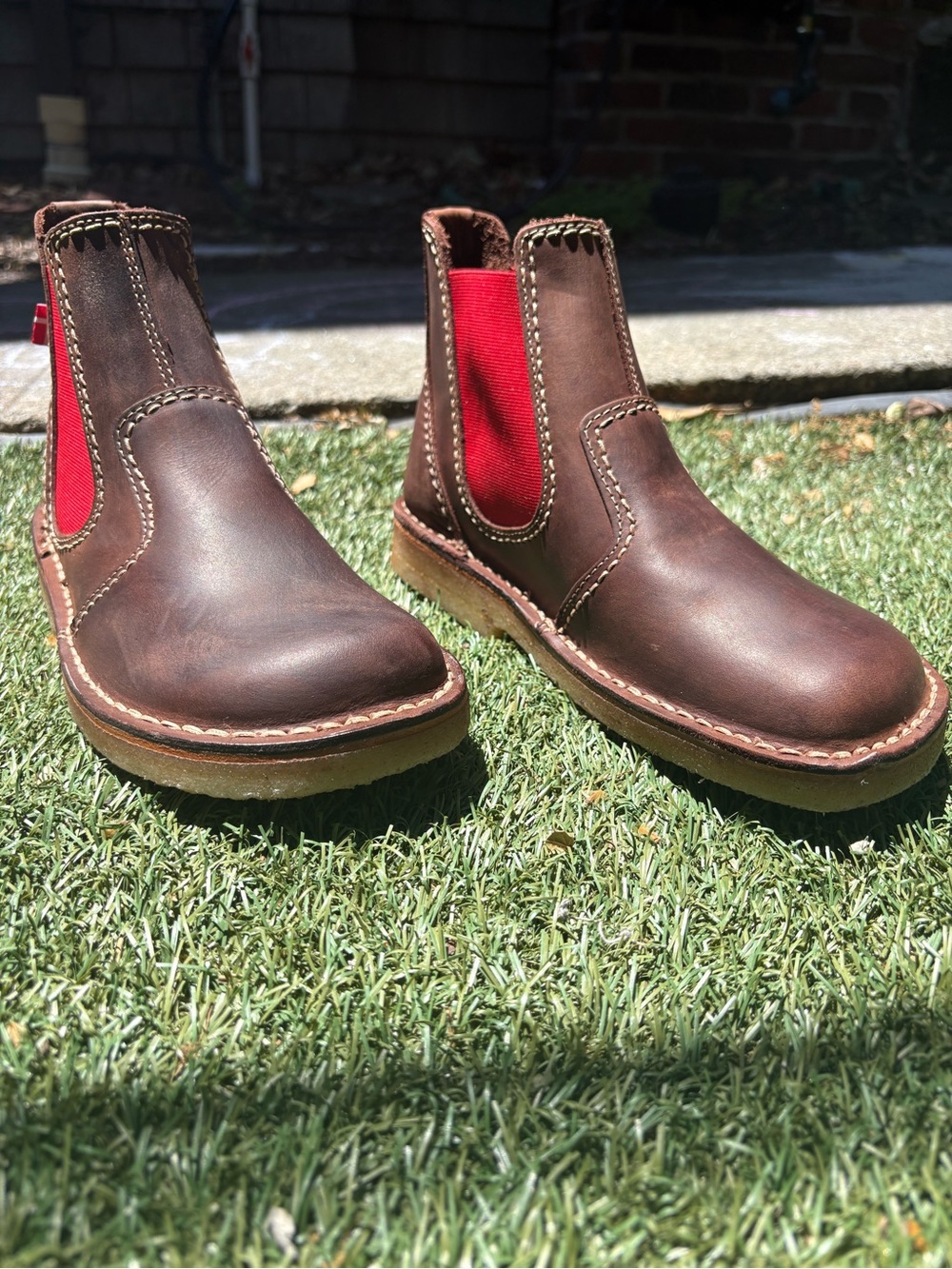 Duckfeet Leather Chelsea Boots Red Accent Panels #gorpcore #hiking #outdoors